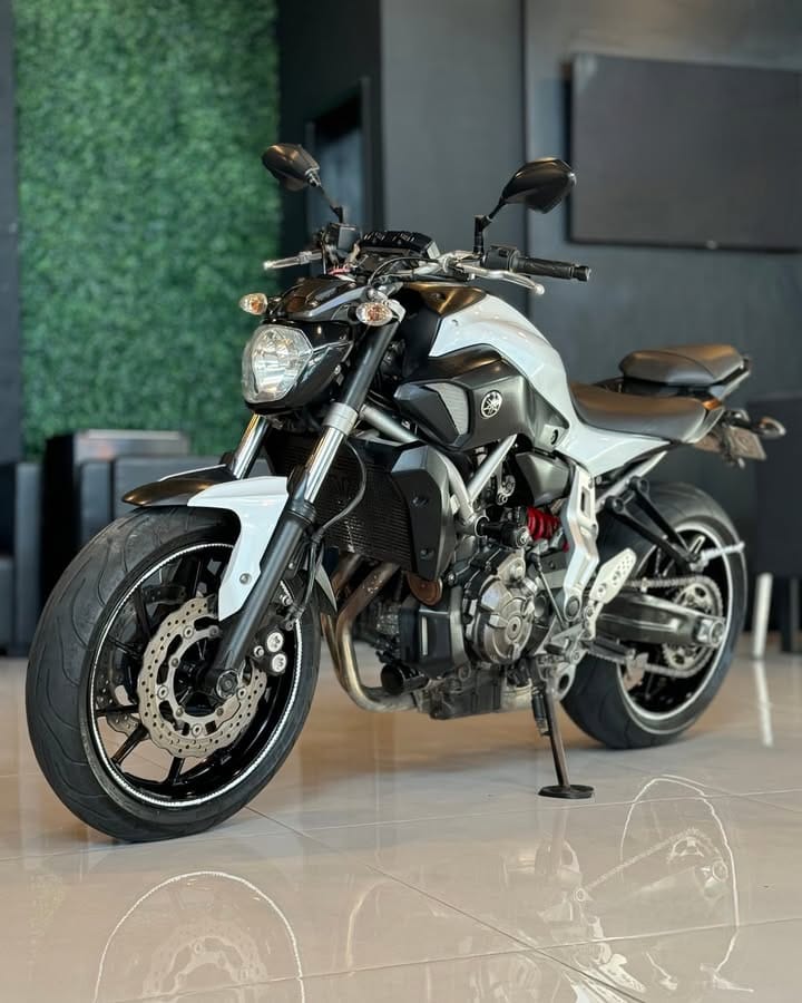 YAMAHA – MT 07 2016 Branco
